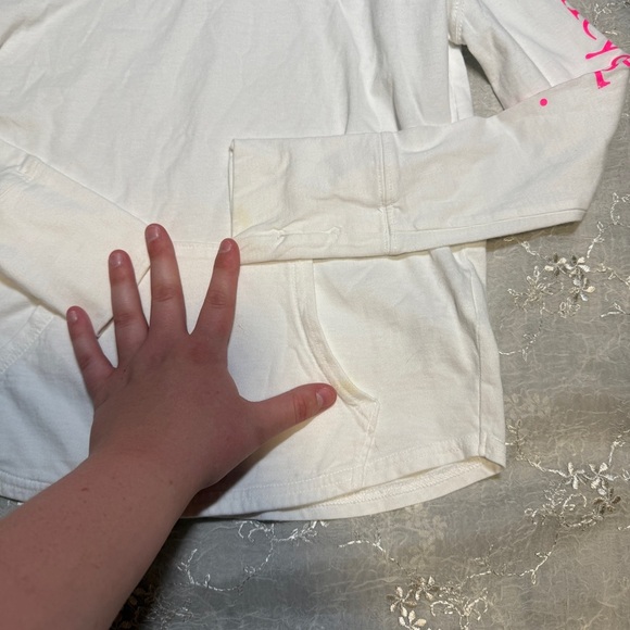 Girls Small Top Bundle – Under Armour & Vineyard Vines – Size Small - Picture 2 of 5